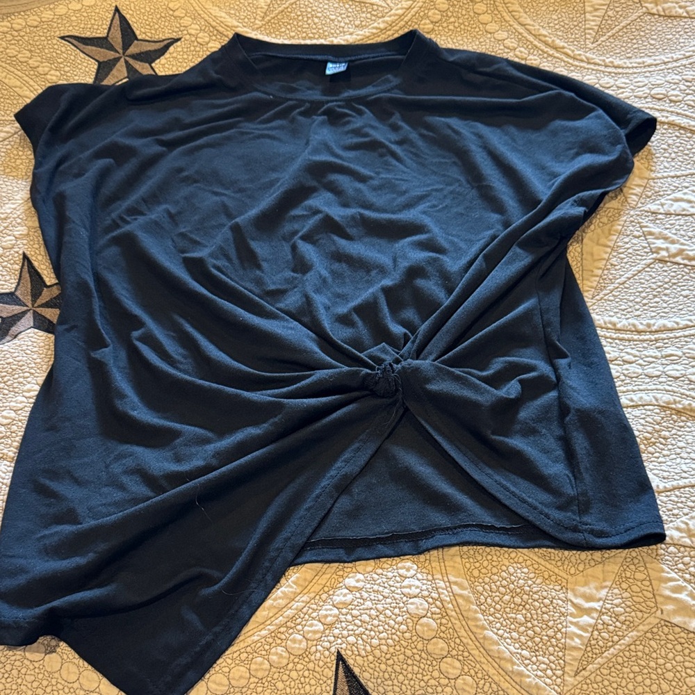 SHEIN Black Twist Front Tee